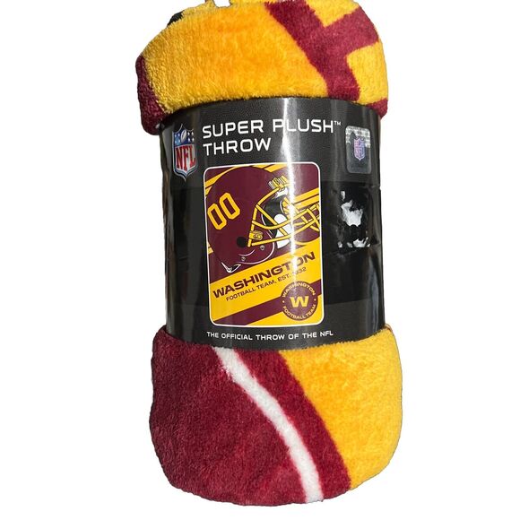 Washington Football Team Plush Throw Blanket 46 x 60 in NFL Commamders - Picture 1 of 4